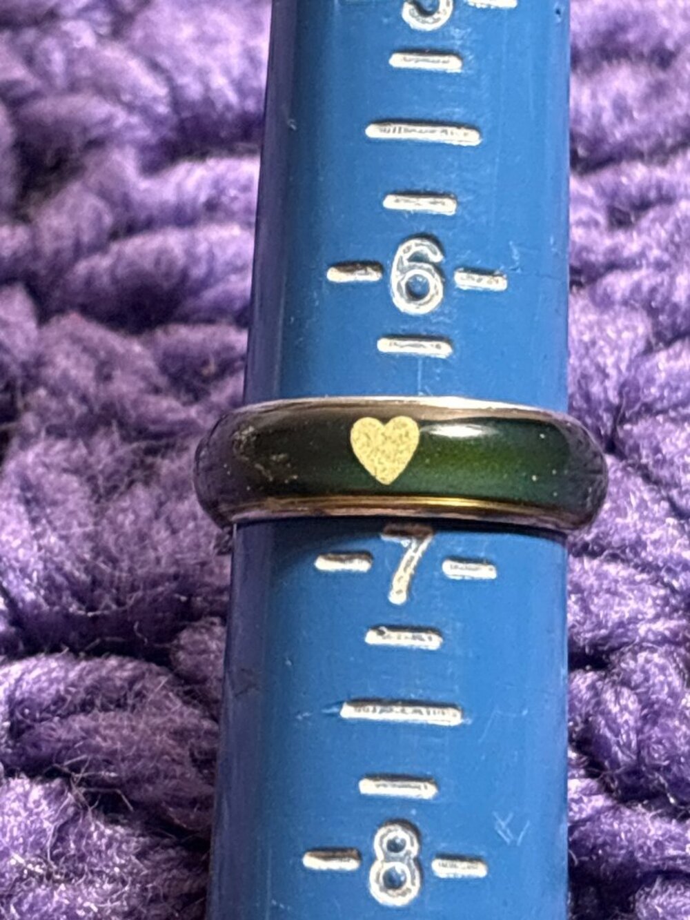 Vintage Glittery Hearts Ring Size 6.75